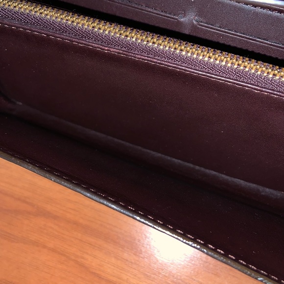 Authentic Louis Vuitton Rouge Fauviste Monogram Vernis Sarah Wallet - Picture 9 of 16